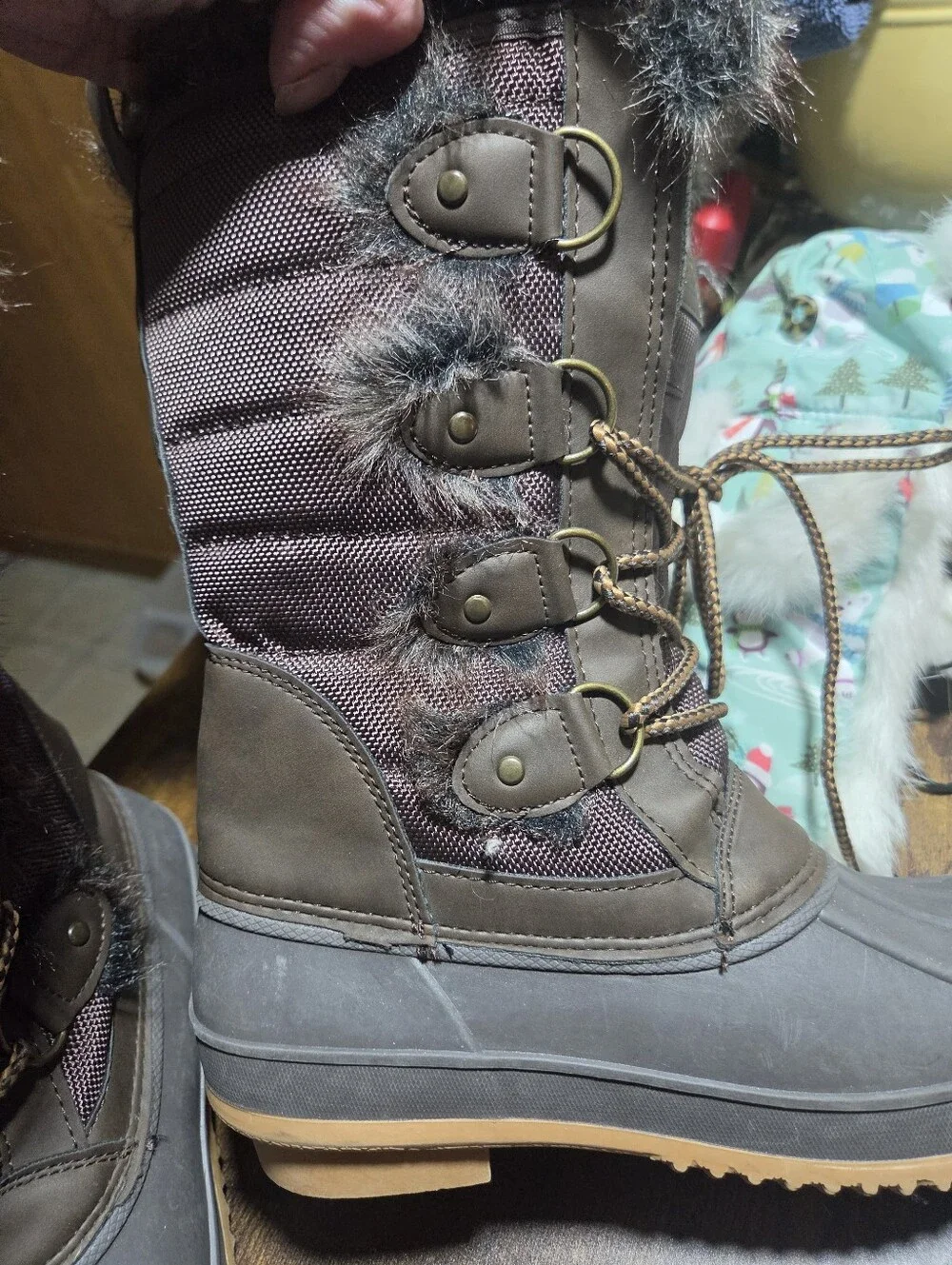 Khombu Women's Brown and Tan Faux-Fur Lace-Up Winter Boots